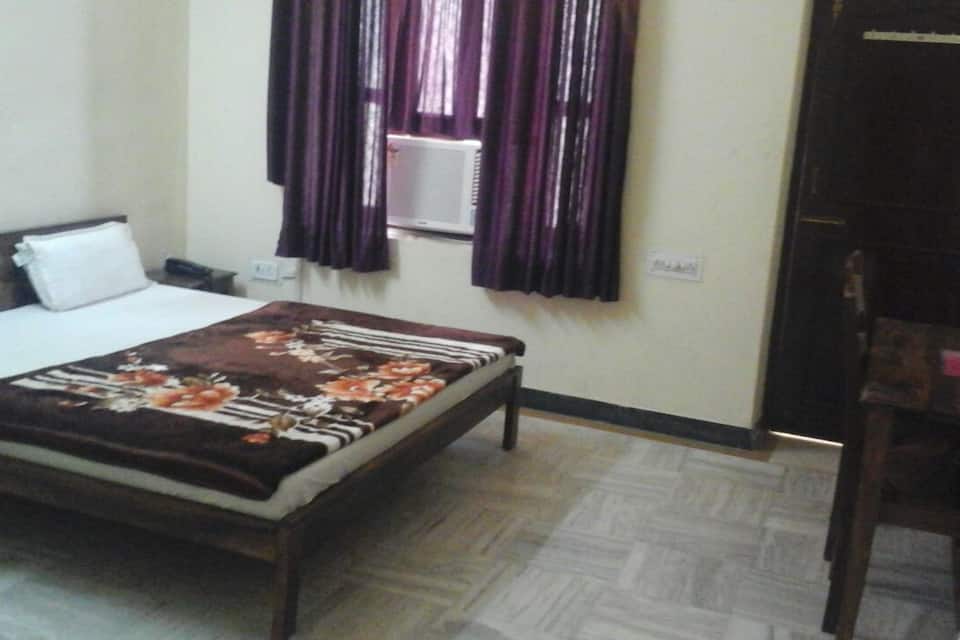 Hotel Amit Palace